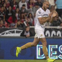 Pumas firmó extensión de cuatro años con Carlos González