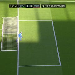 El gol anulado a Isak por paradinha ilegal: vea su invento