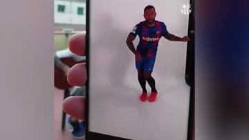 La tercera equipación del Barça gusta mucho y los fans se enamoran de Memphis por esto