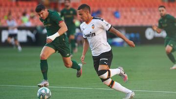 Rodrigo Moreno of Valencia and Ander Capa of Athletic Club de Bilbao during the la La Liga Santander mach between Valencia and Athletic Club de Bilbao at Mestalla Stadium, on July 1, 2020 in Valencia, Spain
 
 Maria Jose Segovia / AFP7 / Europa Press
 01/