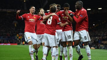 El United afianza el liderato: remontada con Lukaku y Rasford