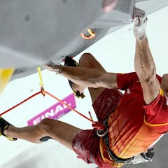 Alberto Ginés se queda fuera de la final de búlder en Seúl