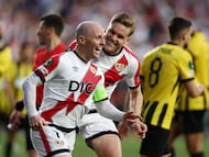 Soccer Football - UEFA Conference League - Quarter Final - First Leg - Rayo Vallecano v AEK Athens - Campo de Futbol de Vallecas, Madrid, Spain - April 9, 2026 Rayo Vallecano's Isi Palazon celebrates scoring their third goal with Alemao REUTERS/Gonzalo Fuentes