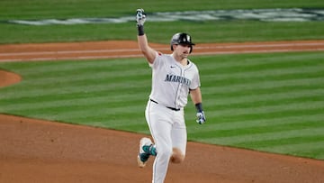 Oct 17, 2025; Seattle, Washington, USA; Seattle Mariners catcher Cal Raleigh (29) rounds the bases after hitting a solo home run against the Toronto Blue Jays in the eighth inning during game five of the ALCS round for the 2025 MLB playoffs at T-Mobile Park. Mandatory Credit: John Froschauer-Imagn Images