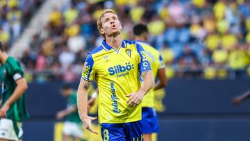 Álex Fernández se lamenta tras errar una ocasión frente al Racing de Ferrol.