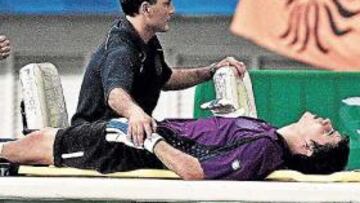 <b>EN CAMILLA EN PEKÍN. </b>Ustari salió desconsolado y en camilla en el choque de cuartos de los Juegos.