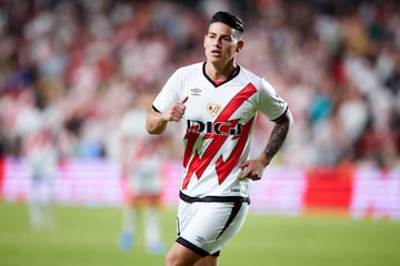 James Rodríguez en acción durante su debut en el estadio de Vallecas.