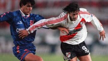 Una polémica eliminación sufrió la U ante River. Derrota 1-0 en Argentina que sumado al 2-2 de la ida dejó a los azules en el camino.