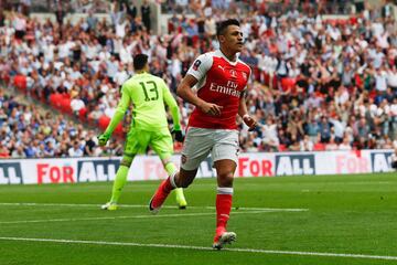 Fotos: La brillante actuación de Alexis en la final de FA Cup