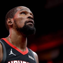 Kevin Durant up to seventh in NBA scoring list, overtaking his idol