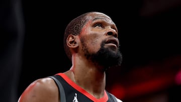 Kevin Durant up to seventh in NBA scoring list, overtaking his idol
