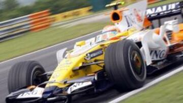 <b>Sorprende</b> Piquet, a los mandos de su R28, ha sorprendido logrando el segundo mejor tiempo en los libres de Hungría.