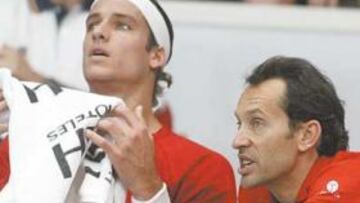 <b>A POR TODAS.</b> Nadal tiene que salir a por todas en la pista.