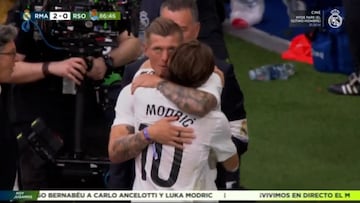 El momento de Kroos con Modric justo tras el cambio que va a poner al madridismo con los pelos de punta