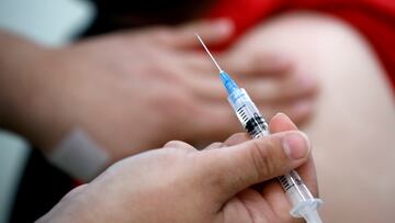 Cuarta dosis vacuna: quién la recibirá esta semana en Chile y centros
