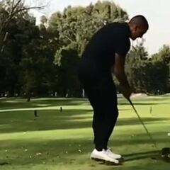 Nicolás Castillo de Pumas muestra su calidad en el golf