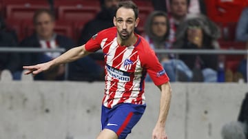 Defensa ibérico histórico del Atlético de Madrid, donde pasó la mayor parte de su carrera. Ahora, por primera vez jugará en un club fuera de España.