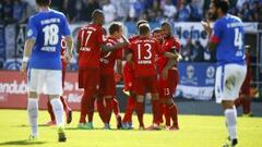 Arturo Vidal anota la apertura de la cuenta para el Bayern sobre Darmstadt.