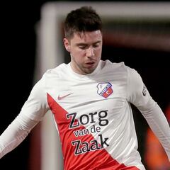 Se formó en el Ajax y ahora llega a Chile: “Mi sueño es defender a la Roja”