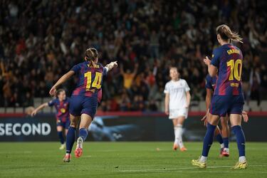 Ya en pleno tiempo de descuento, Aitana Bonmatí se sumó a la fiesta para anotar el definitivo 4-0.