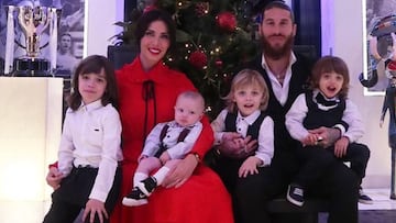 Imagen de Sergio Ramos, Pilar Rubio, y sus hijos.