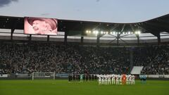 ST GALLEN, SWITZERLAND - SEPTEMBER 08: A minutes silence for HRH Queen Elizabeth at half time during the UEFA Europa League group A match between FC Zürich and Arsenal FC at Kybunpark on September 08, 2022 in St Gallen, Switzerland. (Photo by Stuart MacFarlane/Arsenal FC via Getty Images)