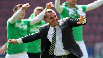 Brendan Rodgers celebra la liga conseguida con el Celtic.