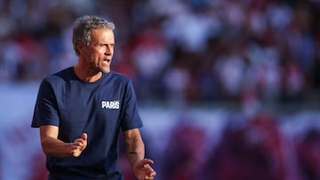 Paris Saint-Germain's Spanish head coach Luis Enrique reacts from the sidelines during the pre-season friendly football club match between Germany's RB Leipzig and France's Paris Saint-Germain in Leipzig, eastern Germany on August 10, 2024. (Photo by Ronny Hartmann / AFP)