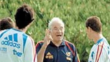 <b>CORRIGIENDO. </b>Luis no para de dar instrucciones durante los entrenamientos.