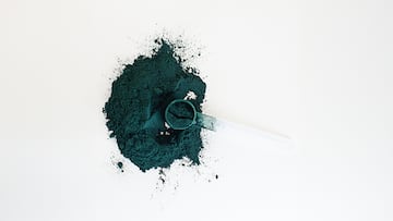 La espirulina contiene altos niveles de proteínas y otros nutrientes.