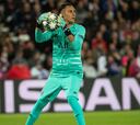 Keylor Navas cumple sueño de fans del PSG en Costa Rica