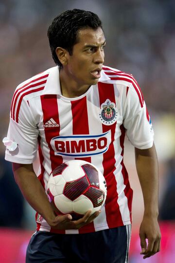 Canterano del Rebaño Sagrado y miembro del equipo mexicano campeón en Perú 2005. Tras jugar con Chivas, San Luis y Pachuca, se encuentra olvidado con el Tampico Madero en la Liga de Ascenso. 