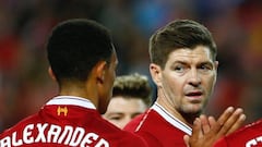 Gerrard, a Alexander Arnold: “No me hubiera ido como tú...”