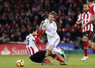 02/12/17 PARTIDO PRIMERA DIVISION  ATHLETIC DE BILBAO - REAL MADRID  MODRIC ETXEITA