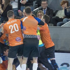 A la primera el Benidorm
llama a las puertas de Europa