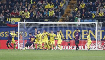 Messi anot¨® el 4-3 de falta.