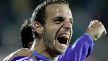 <b>GOLEADOR. </b>Soldado celebra su gol al Málaga.