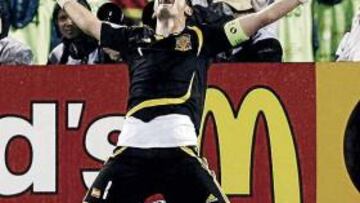 Casillas celebra el pase a la final de la selección.