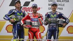 Lorenzo, junto a Rossi y Dovizioso en el podio de Sepang.