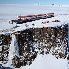 Hay algo que usamos a diario que ha aparecido en la nieve de la Antártida: no debería estar allí y abre una duda inquietante