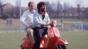 Rummenigge con Breitner, que vino al Madrid en 1974. 