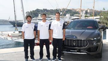 Oliver Herrera, Carlos Hernandez y Giovanni Soldini, en Montecarlo durante la presentaci&oacute;n del nuevo Trimar&aacute;n de Maserati.