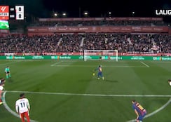 Una decisión que puede costar LaLiga: Lamine le quita el penalti a Raphinha para tirarlo así