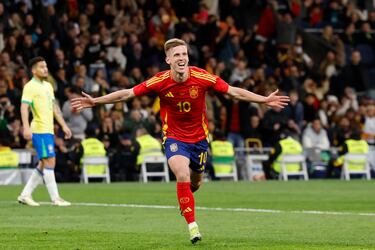 2-0. Dani Olmo celebra el segundo tanto que marca en el  minuto 36 de partido.