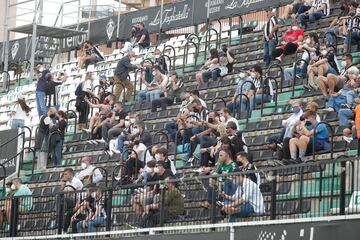 El pÃºblico regresa a los estadios en las zonas donde la incidencia acumulada lo permite. AsÃ­ ha sido la esperada vuelta en el partido de Segunda DivisiÃ³n entre el CastellÃ³n y la Ponferradina.