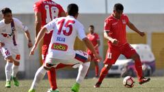 Ftbol, Union La Calera vs Iberia.
 Campeonato Loto Primera B.
   disputa el balon contra XXXXXXX de XXXXX, durante el partido por el campeonato de Primera B disputado en el estadio Bicentenario Lucio Farina Quillota, Chile.
  14/10/2017
 
 Jonathan Moller/Photosport**********
 
 Football, Union La Calera vs Iberia.
 First B division championship Loto
   during first B division football match held at the Bicentenario Lucio Farina stadium in Quillota, 
 
 Jonathan Moller/Photosport