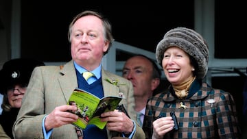 Britain's Princess Anne smiles with Andrew Parker-Bowles as they watch a race on the final day of the Cheltenham Festival horse racing meeting in Gloucestershire, western England March 13, 2009.   REUTERS/Dylan Martinez     (BRITAIN SPORT HORSE RACING ROYALS)