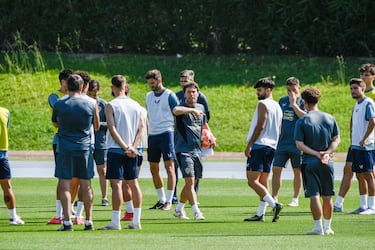 El Almera pone rumbo a Anduva con su aficin a bordo