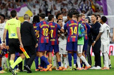 Tangana final entre los jugadores de ambos equipos. 