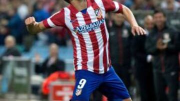 Villa celebra con rabia uno de sus dos goles ante el Betis en el Calderón.